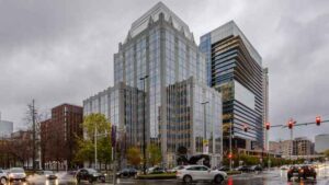 Путин встретится с Уиткоффом и Кушнером в Кремле после 17:00

Текст: МОСКВА, 2 дек (Рейтер) – Президент РФ Владимир Путин во
вторник после 17:00 встретится в Кремле со спецпредставителем
президента США Стивом Уиткоффом и зятем американского президента
Джаредом Кушнером, сообщил Кремль.

«После 17:00 начнётся российско-американская встреча. Путин
в Кремле примет господина Уиткоффа, главного переговорщика по
украинским делам американского, который прибудет сюда. Вместе с
ним также Джаред Кушнер будет, и состоится беседа», – сказал
журналистам пресс-секретарь президента РФ Дмитрий Песков.

Переговоры продлятся столько, сколько потребуется, добавил
он.

Самолет, на борту которого, предположительно, находится
Уиткофф, приземлился в Москве, сообщило агентство Интерфакс со
ссылкой на авиационные службы.

(Дмитрий Антонов. Текст Марины Бобровой)